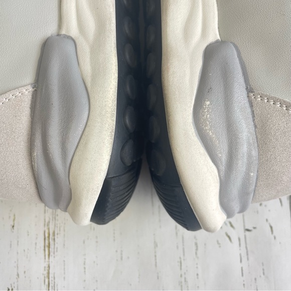 Vintage Havana RUN Sneakers - Picture 10 of 16